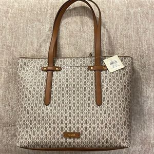 "Fossil Handbag - Genuine Leather Crossbody Bag"